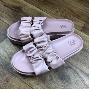 No Boundaries Pale Pink Ruched Flatform Sandals Slip On *READ
